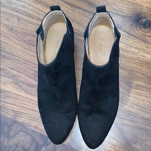 Old Navy Black ankle boots size 9